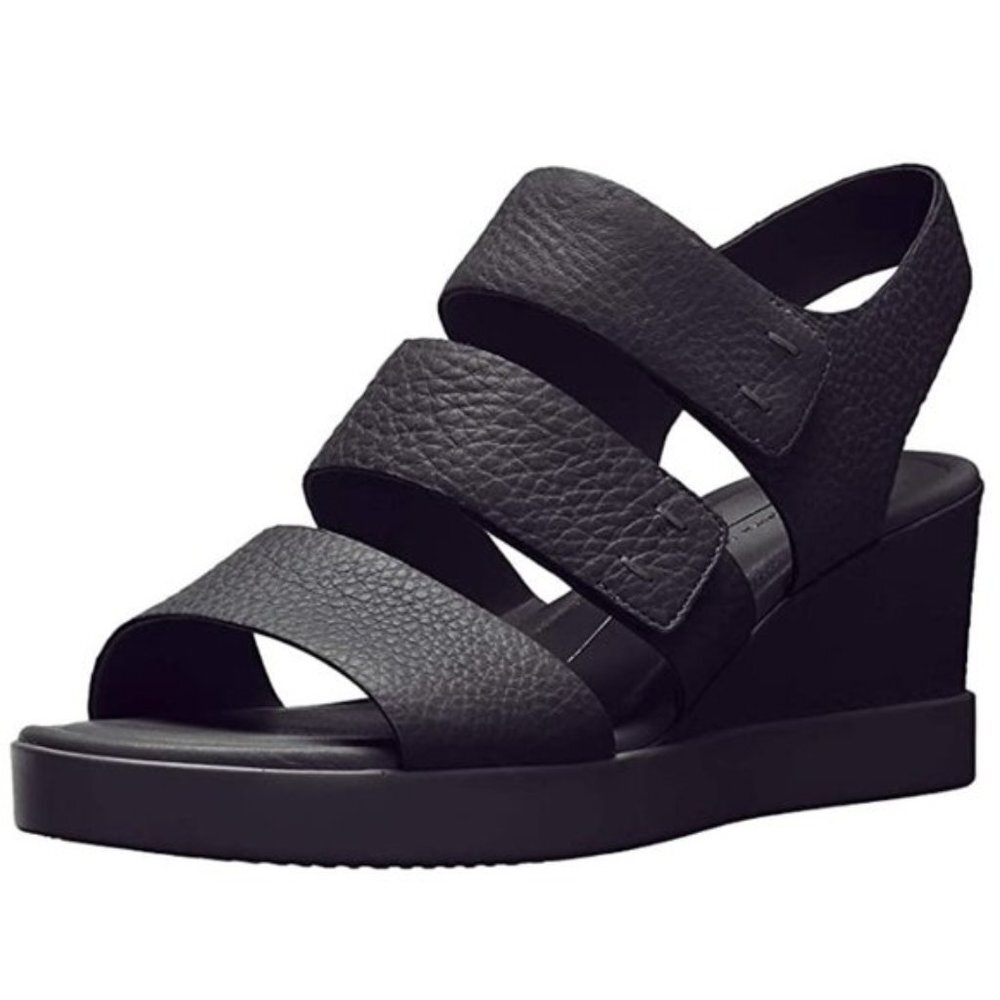 ECCO Women's Shape Wedge Plateau Fashion Sandal